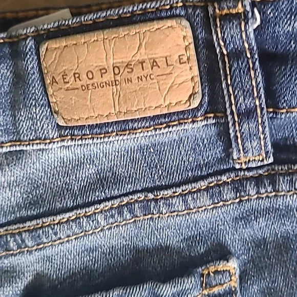 Distressed Frayed and Worn - Picture 7 of 7